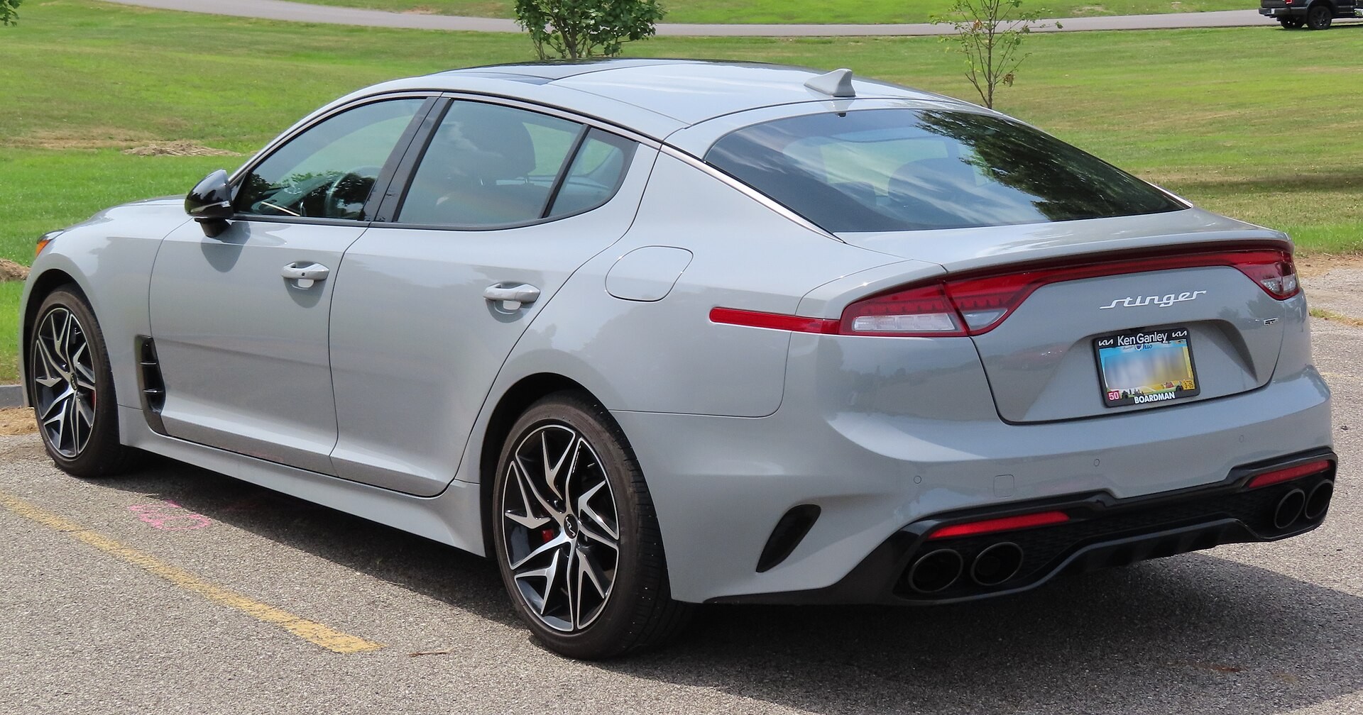 Обновленный 300-сильный Kia Stinger поступит на российский авторынок в начале 2022 года (видео)